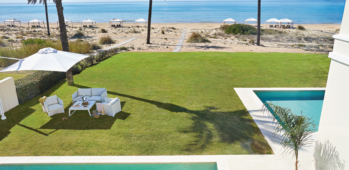06-five-bedroom-grand-beach-villa-private-pool-in-mandola-rosa